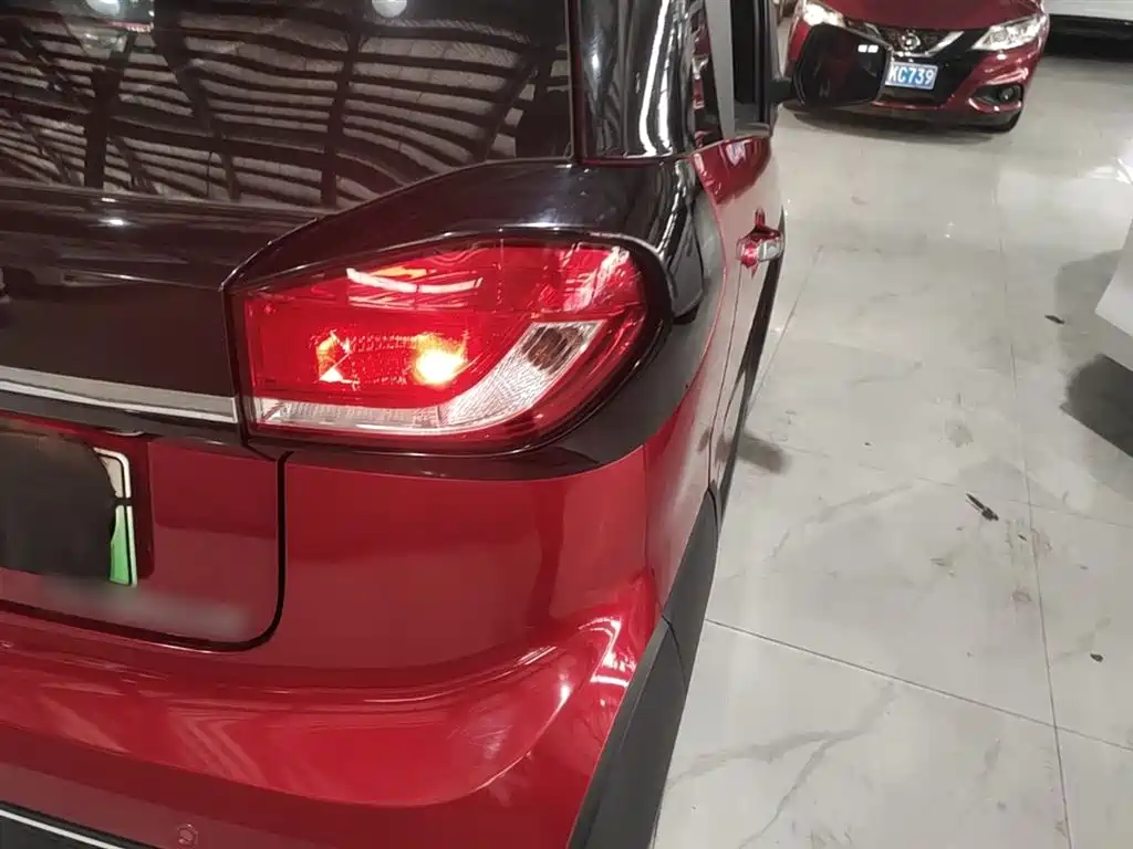 BAOJUN E100