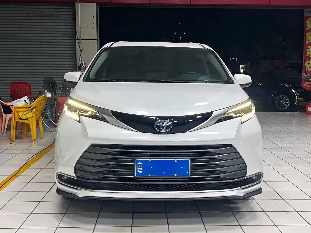 Toyota Sienna 2023 2.5L Hybrid Luxury Edition
