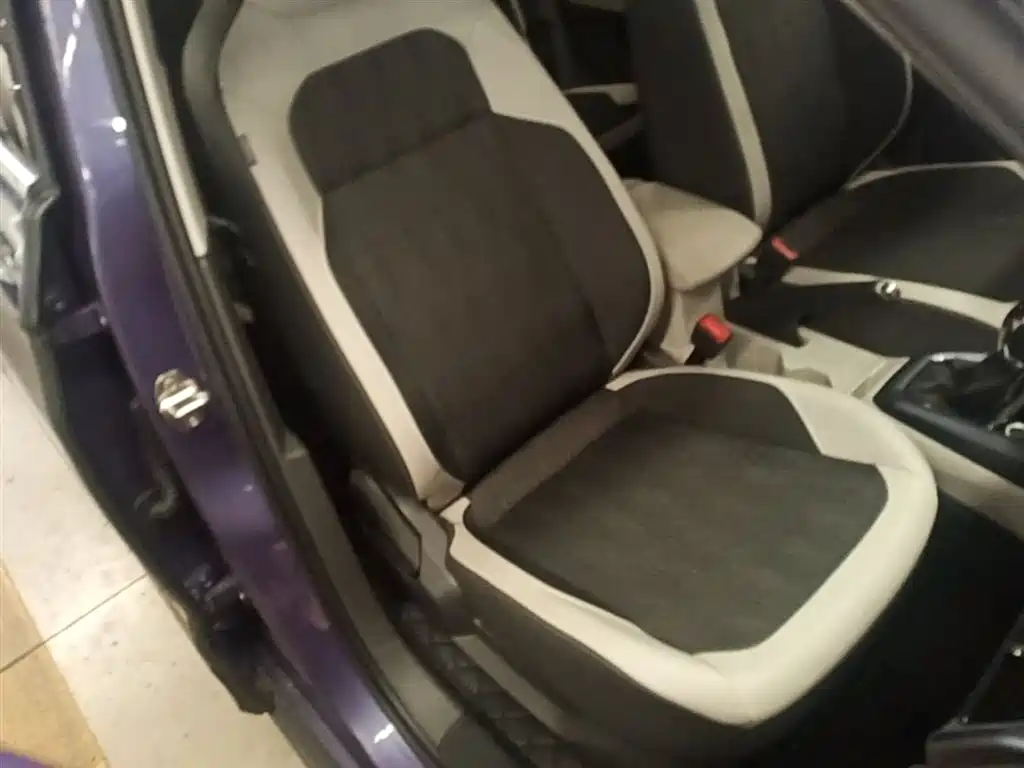 Volkswagen T-Cross 2019 1.5L Automatic Comfort Edition фото 25