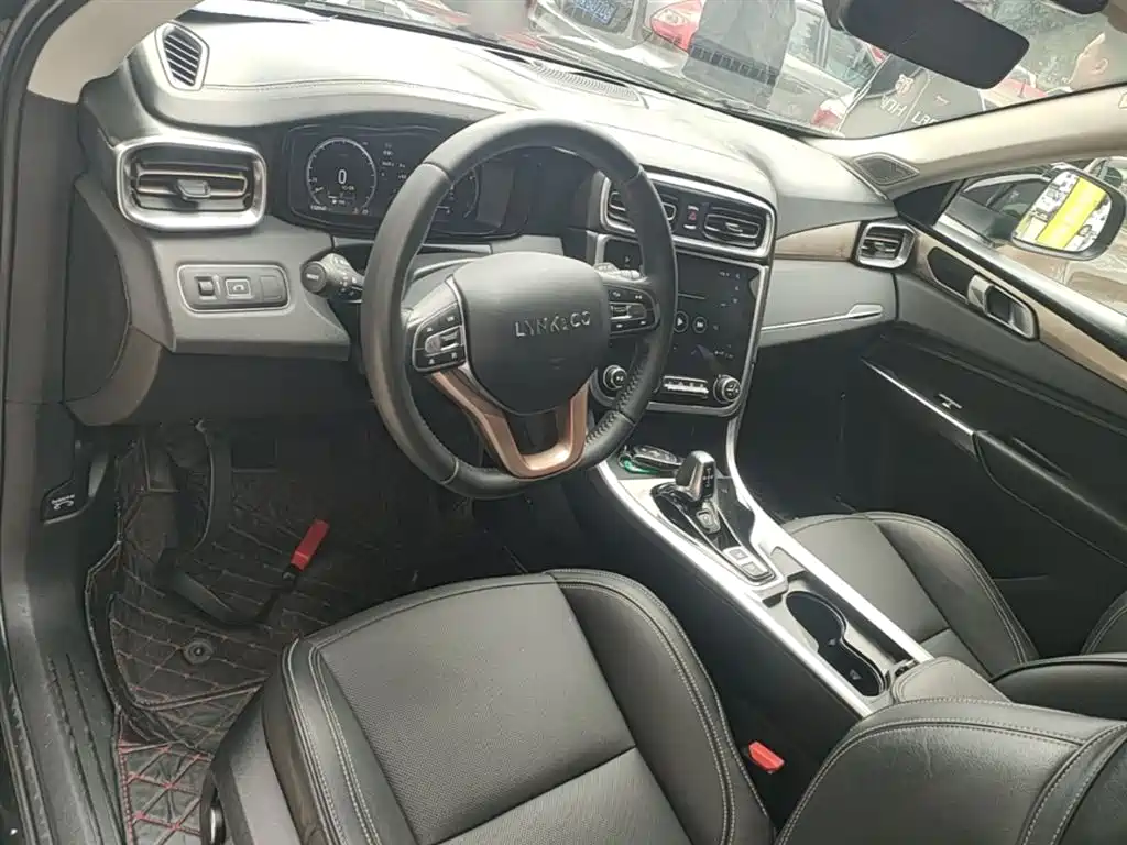 Lynk & Co 01 2017 2.0T 2WD Pro Version фото 10