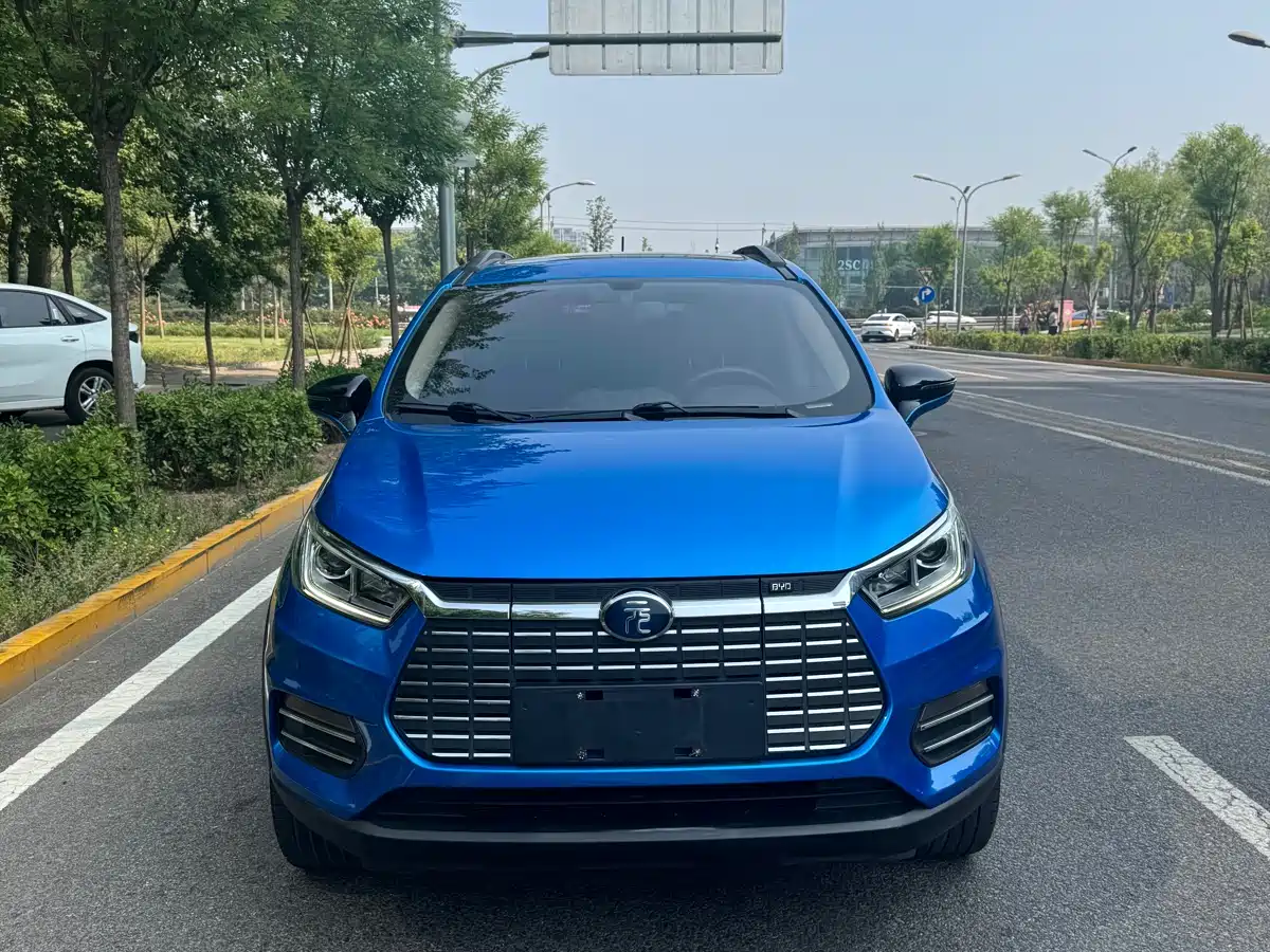 BYD Yuan New Energy 2018 EV360 Smart Connected Cool Edition