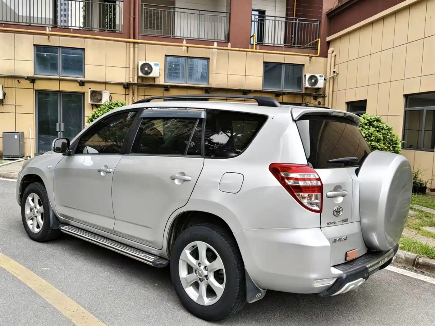 Toyota RAV4 Rongfang 2013 Special Edition 2.0L Auto Classic фото 5