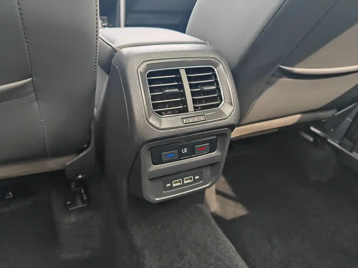 Volkswagen Tiguan L 2019 330TSI Automatic 2WD Panorama Comfort Edition China VI фото 26