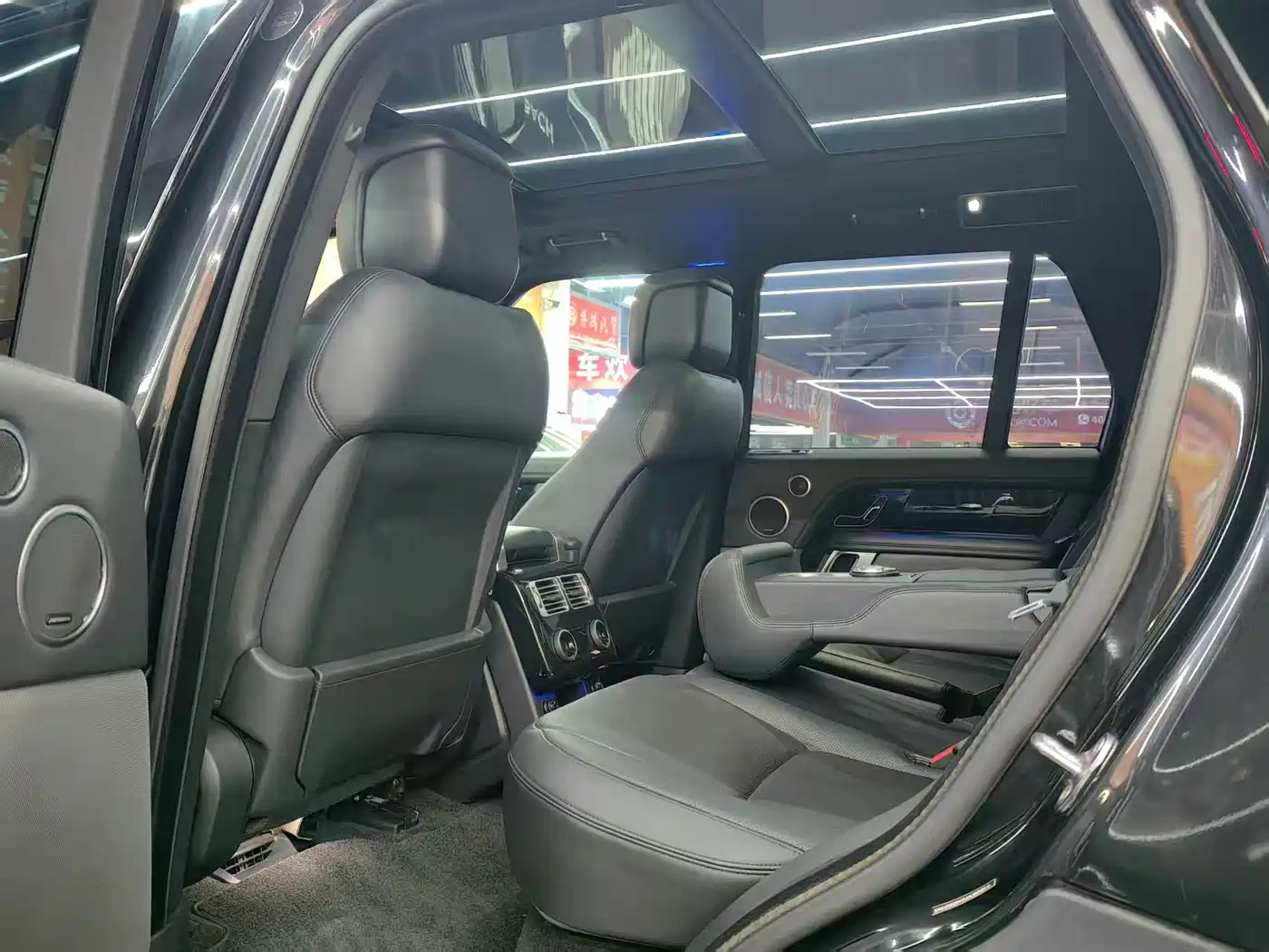Land Rover Range Rover 2018 3.0 SC V6 Vogue Heritage Edition фото 14