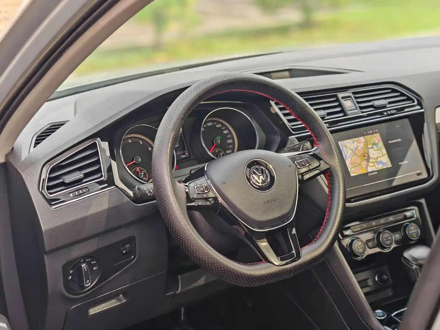 Volkswagen Tiguan L 2019 330TSI Automatic 2WD Panorama Comfort Edition China VI фото 18
