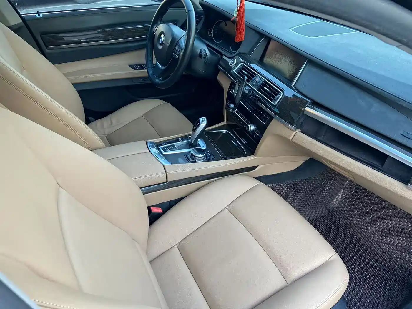 BMW 7 Series 2013 Model 730Li Leading фото 13