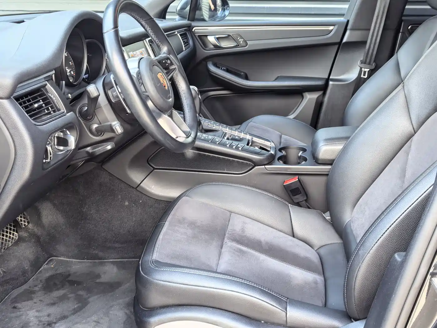 Porsche Macan 2018 Macan 2.0T фото 8
