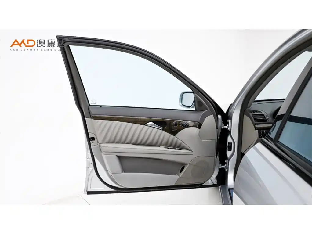 Mercedes-Benz E-Class 2008 E 230 Fashion фото 10