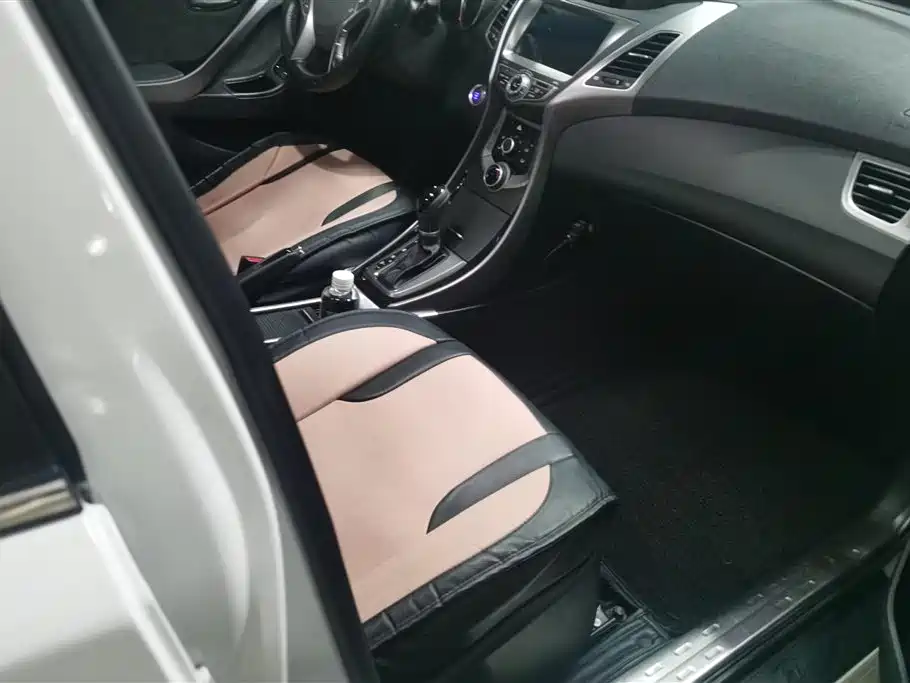 Hyundai Langdong 2015 1.6L Auto Premium фото 8