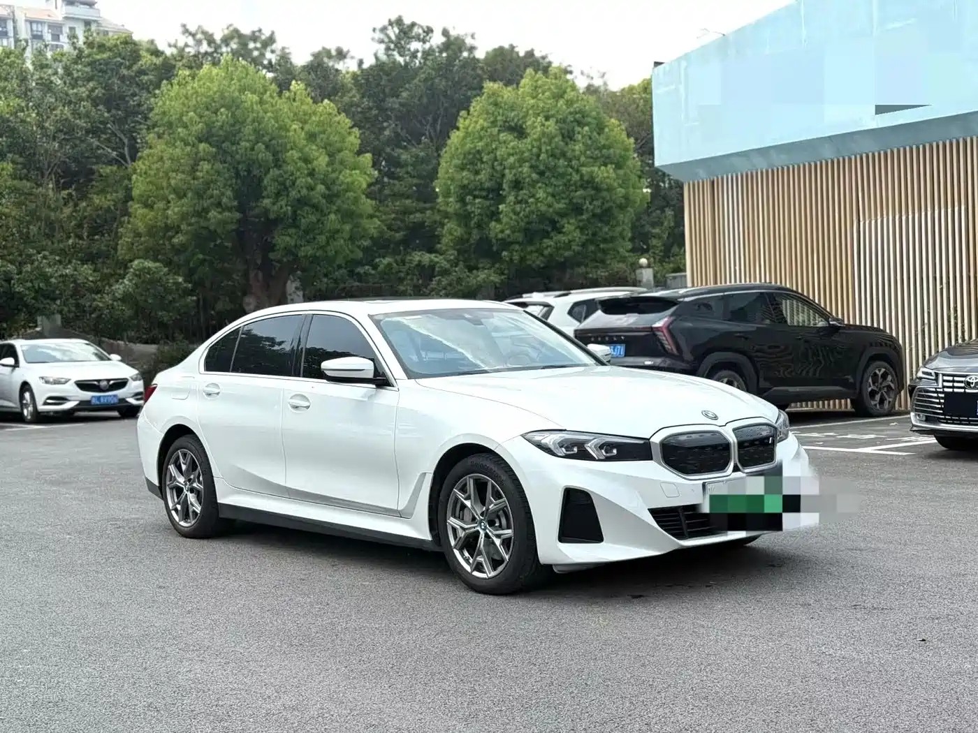 BMW i3 2022 eDrive 35 L фото 3