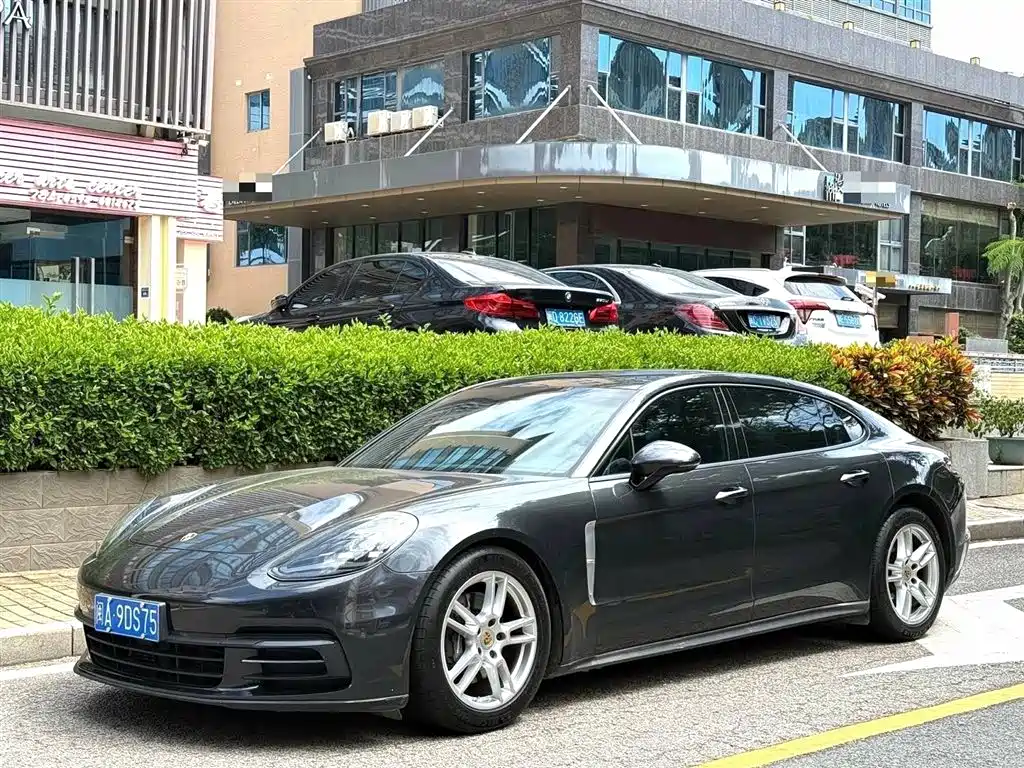 Porsche Panamera 2017 Panamera Executive Long Wheelbase 3.0T