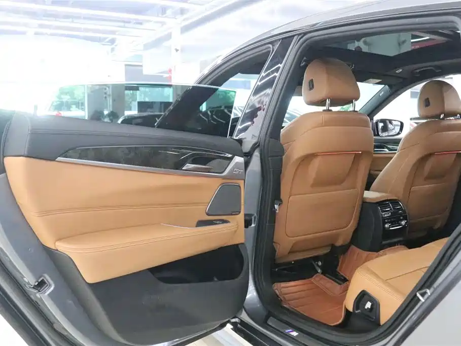 BMW 6 Series GT 2019 630i M Sport Package фото 15