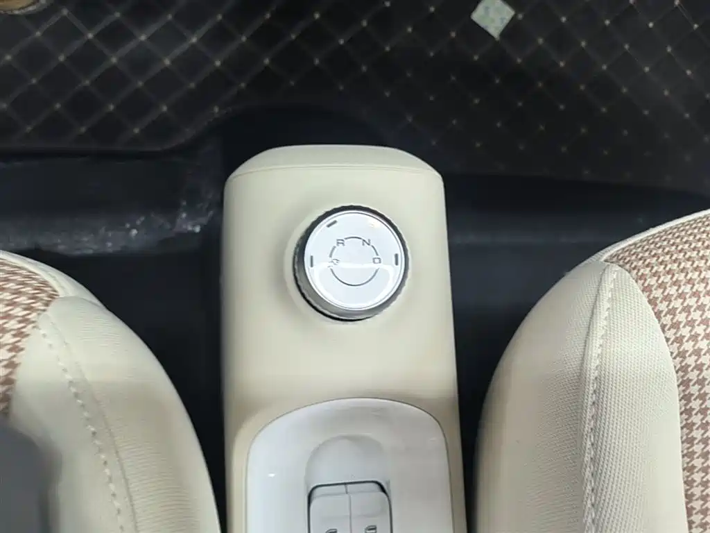 WULING AUTOMOBILE HONGGUANG MINIEV
