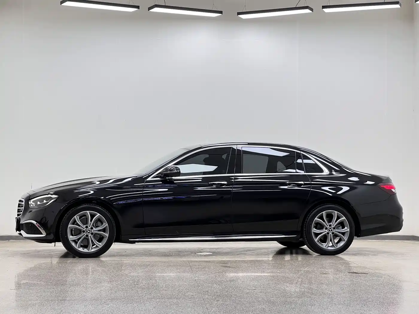 Mercedes-Benz E-Class 2021 E 300 L Sport Fashion фото 4