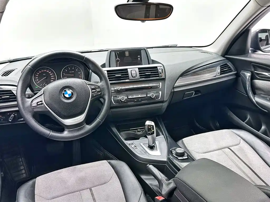 BMW 1 Series (Import) 2013 Facelift 116i Urban Model фото 8