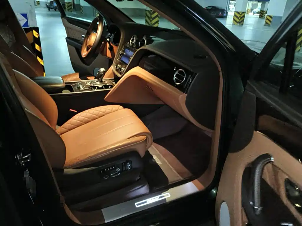 Bentley Bentayga Hybrid 2019 2019 3.0T PHEV