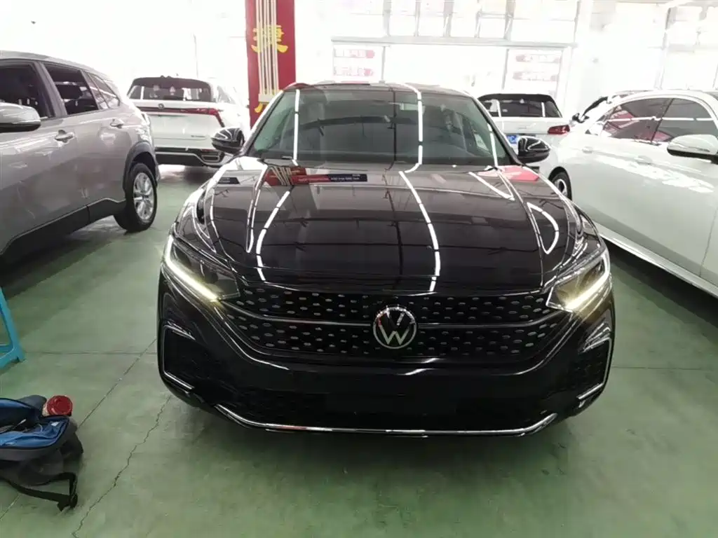 Volkswagen Passat 2025 Outstanding 380TSI Starlight Dragon Soaring Edition фото 3