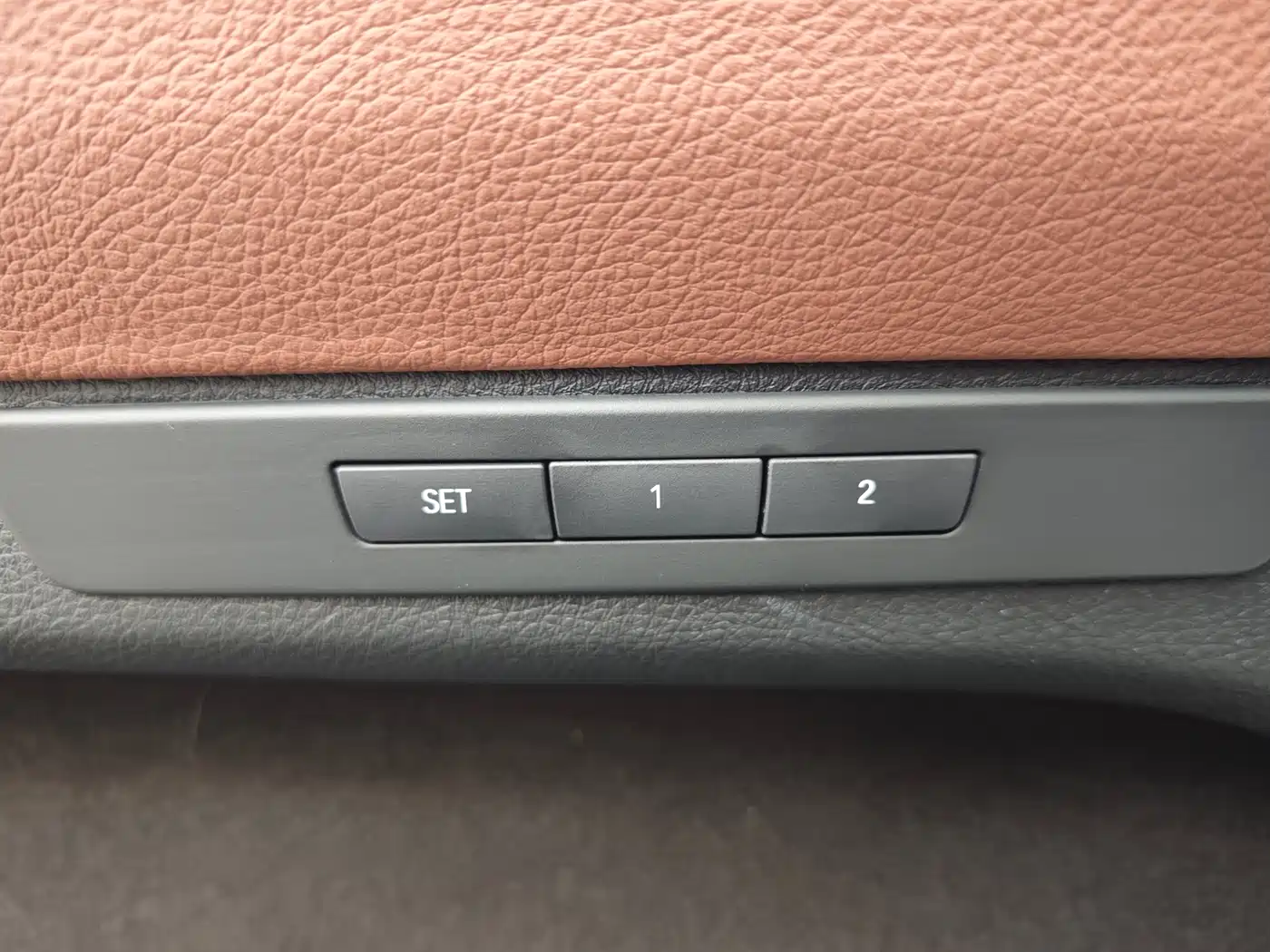 BMW 5 Series GT 2015 528i Leading фото 15