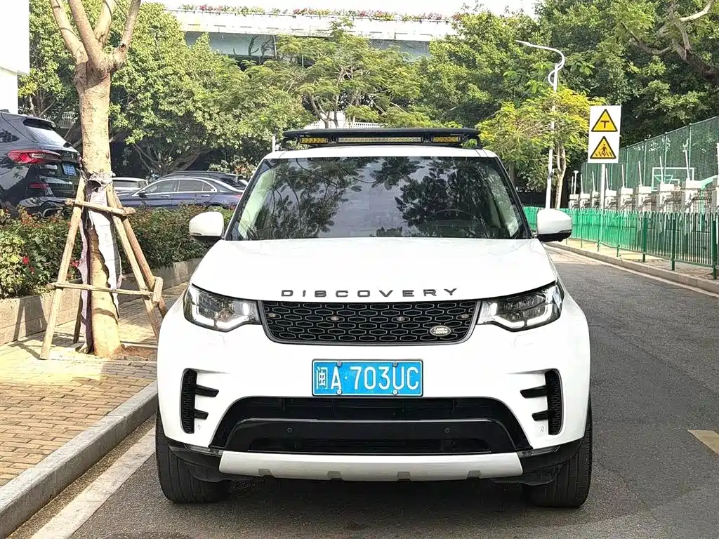 Land Rover Discovery 2017 3.0 SC V6 SE фото 2