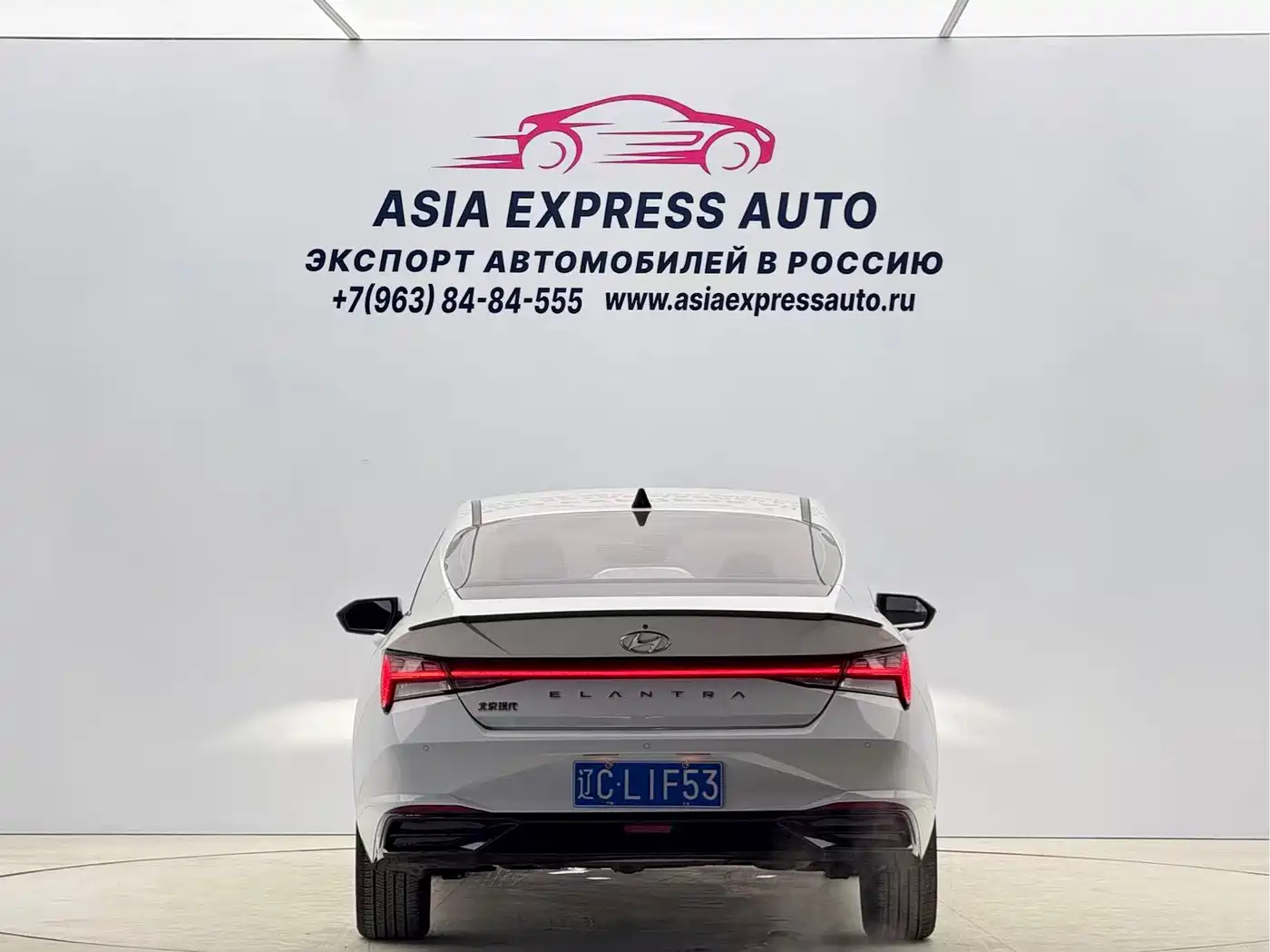 Hyundai Elantra 2022 1.5L CVT LUX Premium Edition фото 5