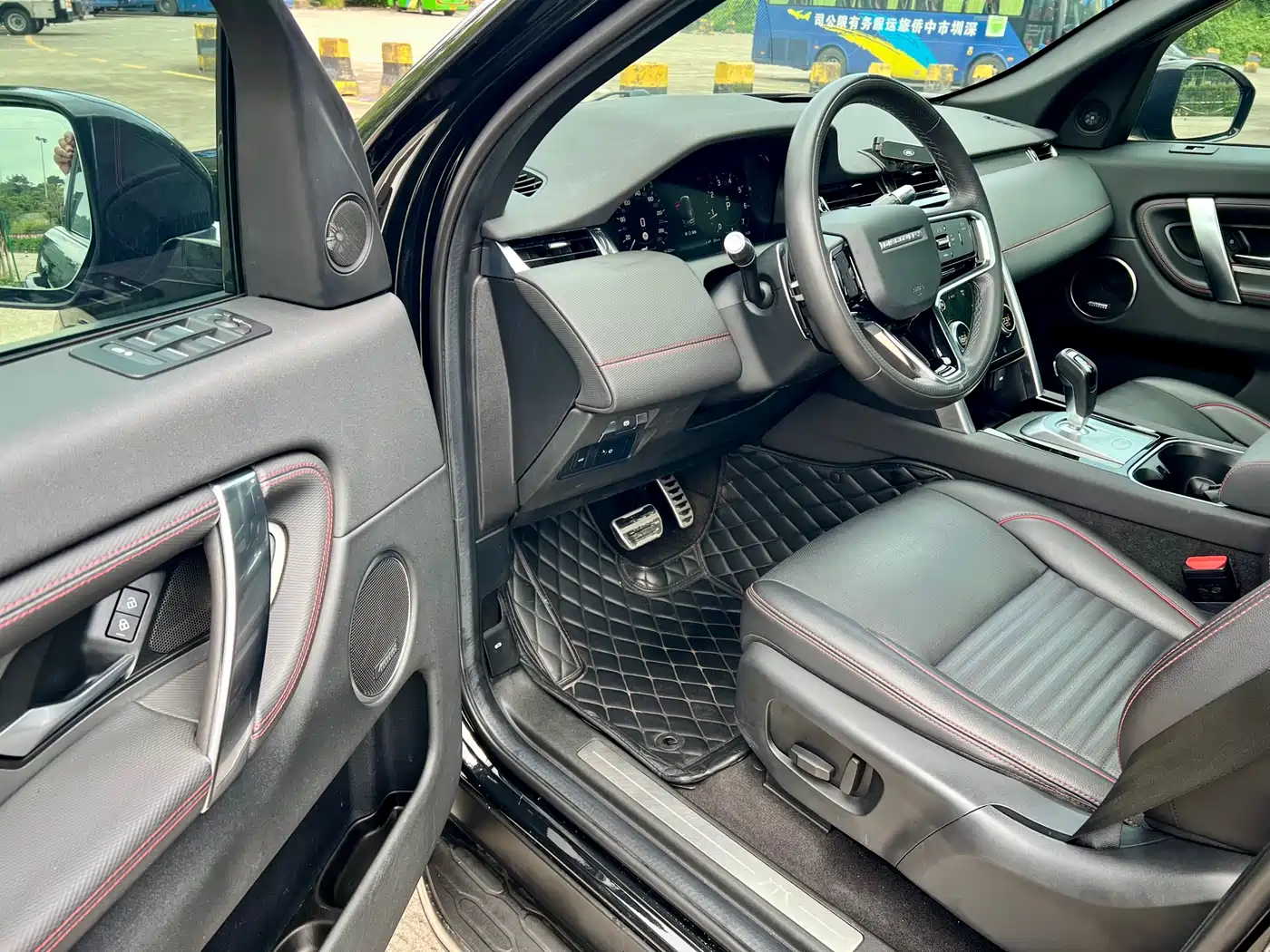 Land Rover Discovery Sport 2022 Model Year Facelift 249PS Metropolitan Edition фото 6