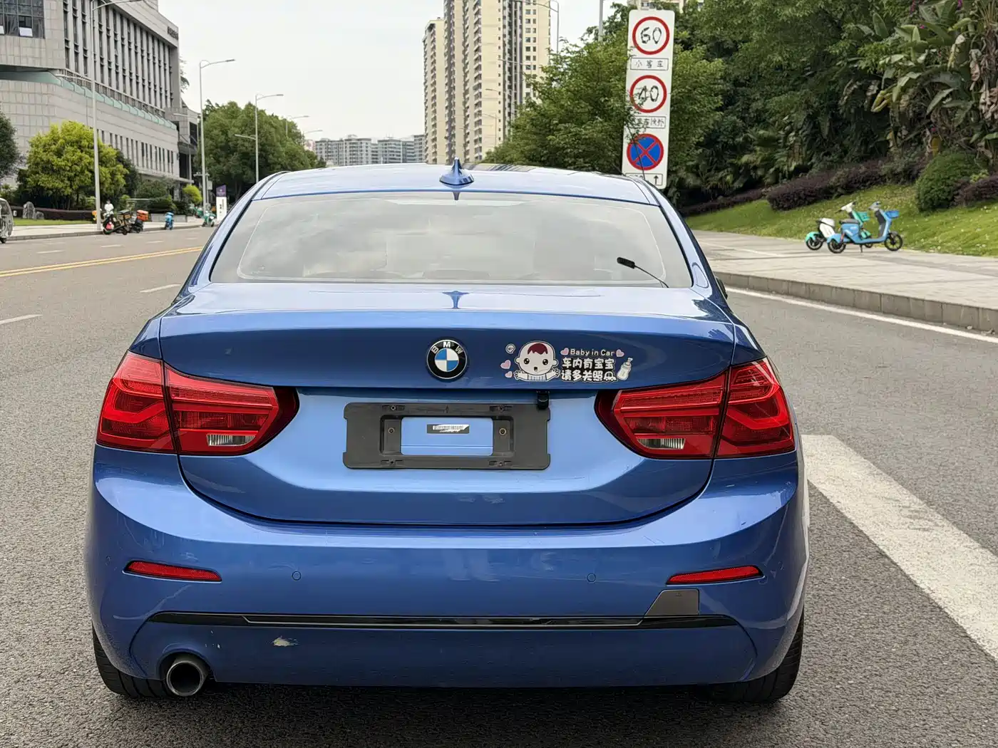 BMW 1 Series 2018 118i Sport Edition фото 13