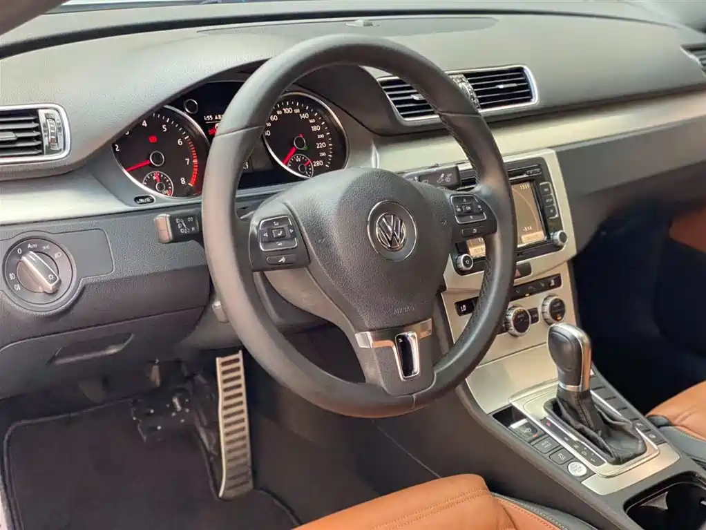 Volkswagen FAW-Volkswagen CC 2015 1.8TSI Luxury фото 8