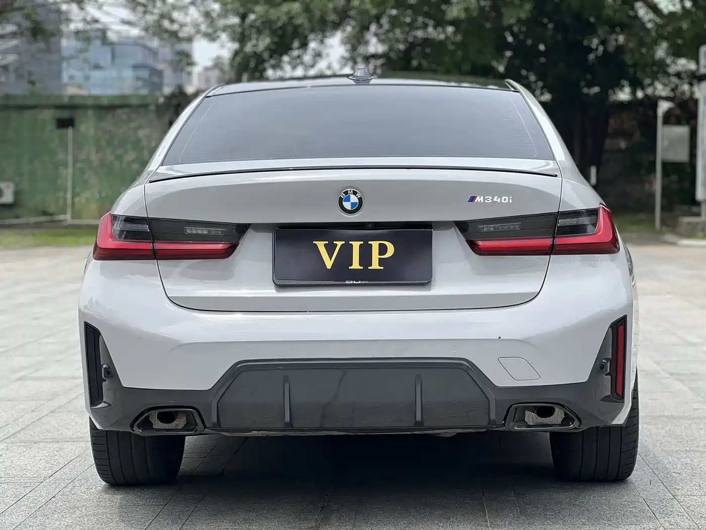 BMW 3 Series 2023 325Li M Sport Black Night Package фото 32