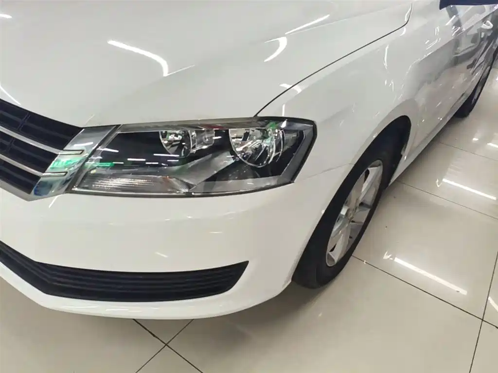 Volkswagen Lavida 2017 1.6L Automatic Comfort Edition фото 24