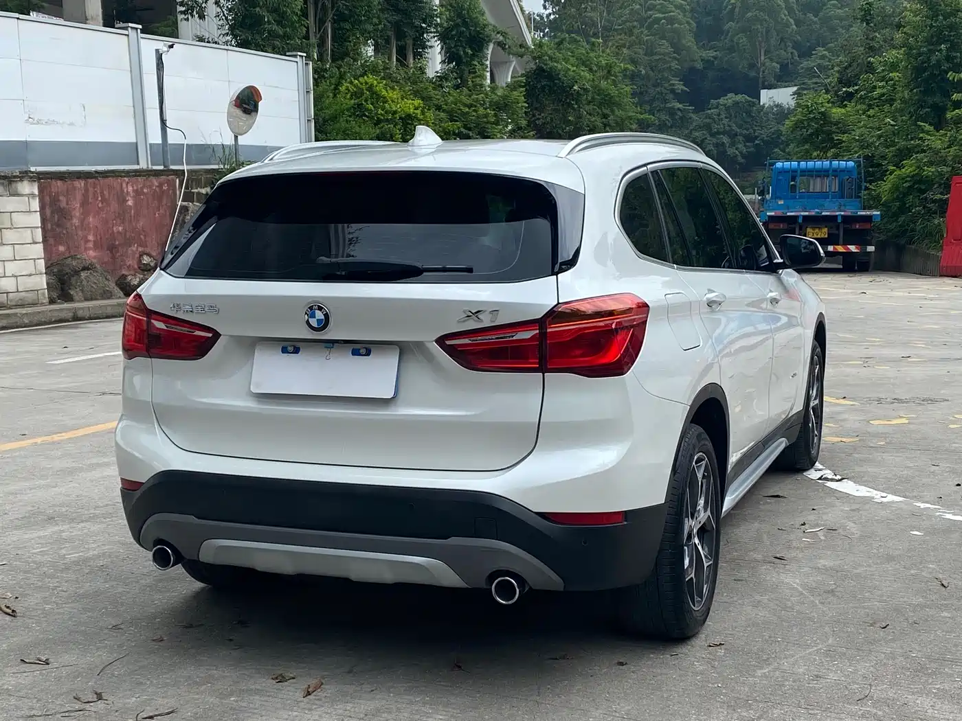 BMW X1 2016 xDrive20Li Luxury Model фото 6