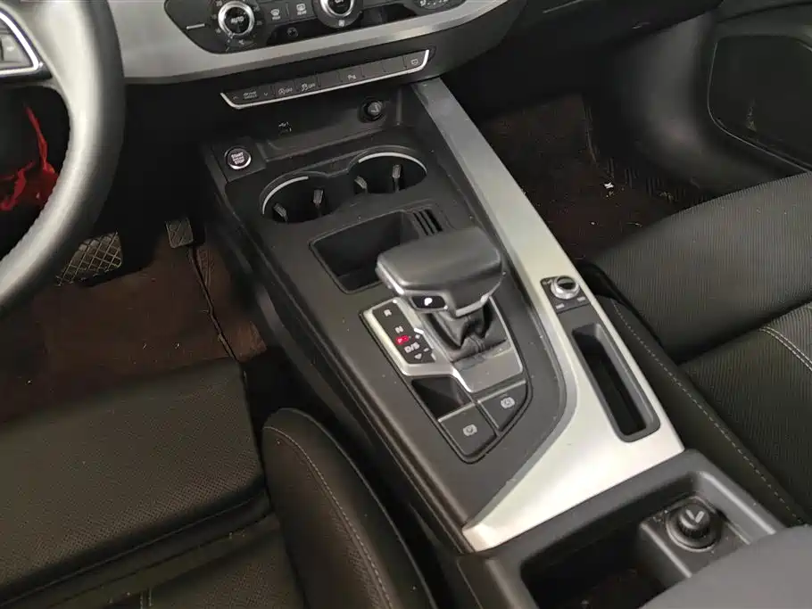 Audi A4L 2020 40 TFSI Luxury Dynamic фото 16
