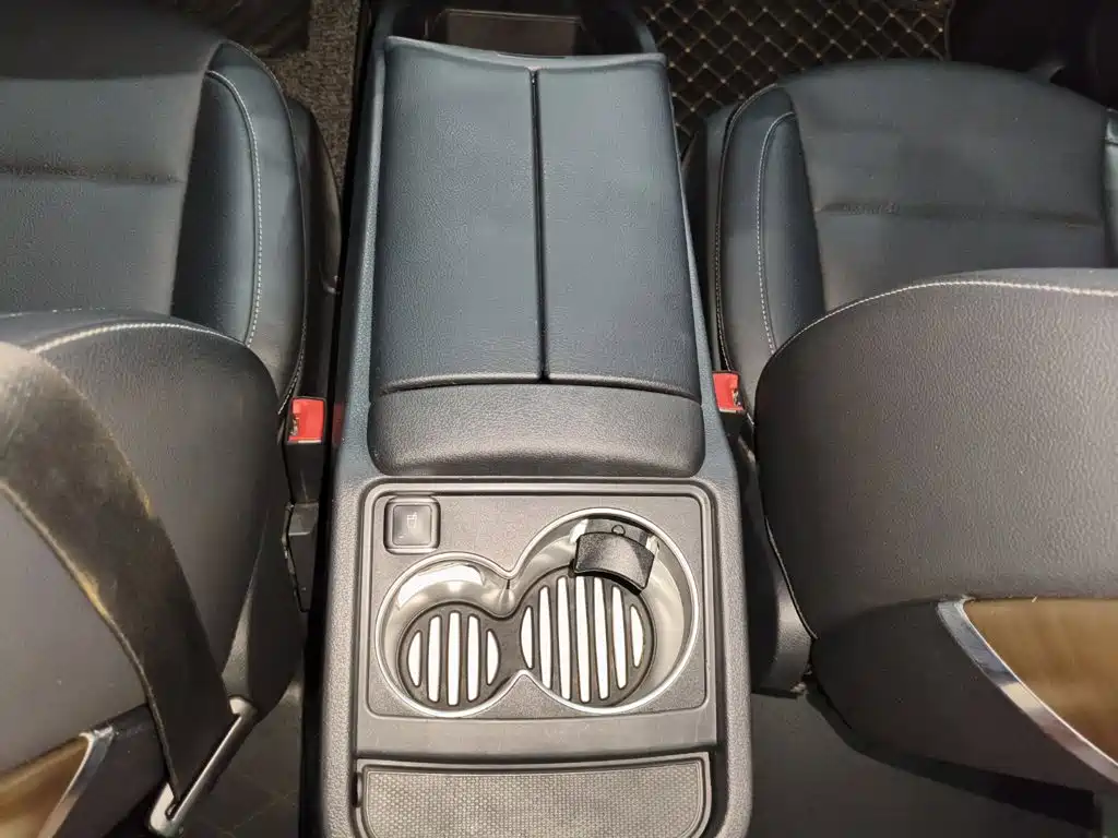 Photo 12 - Mercedes-Benz V-Class