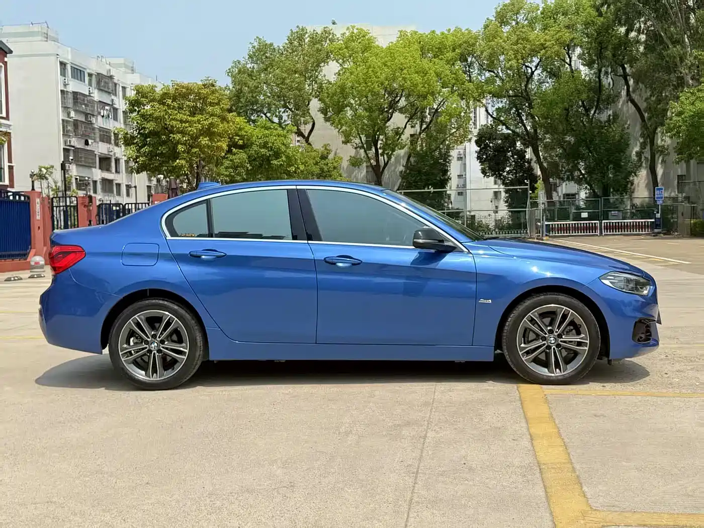 BMW 1 Series 2017 118i Sport фото 7