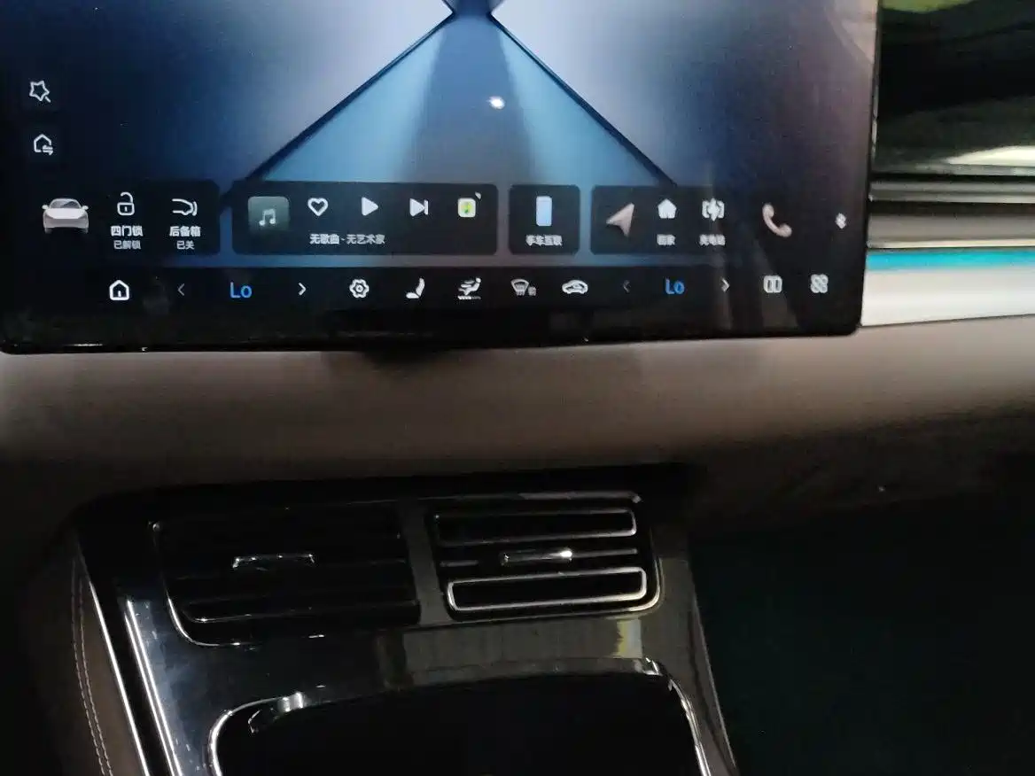 BYD Han 2025 DM-i Smart Driving Edition 125KM Honor фото 22