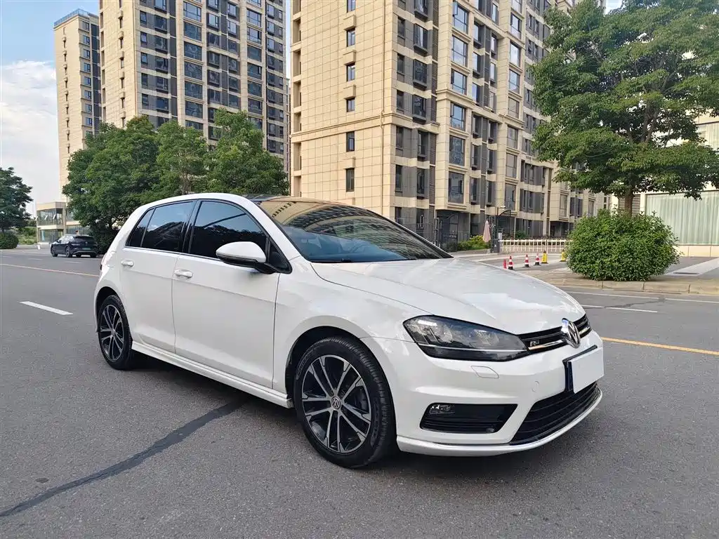 Volkswagen Golf 2017 280TSI Auto R-Line Millionth Anniversary Edition фото 3