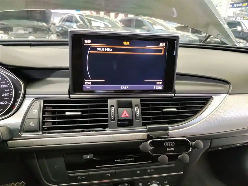 Audi A6L 2018 Model 35 TFSI Collector's Edition фото 13