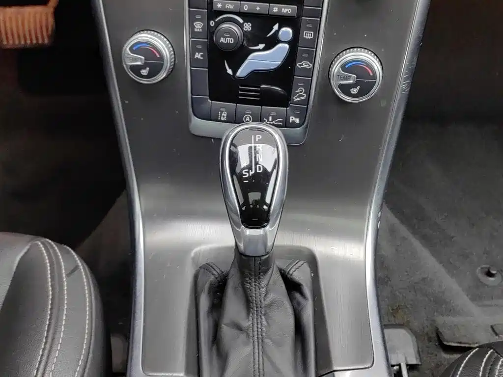 Фото 13 - Volvo XC60