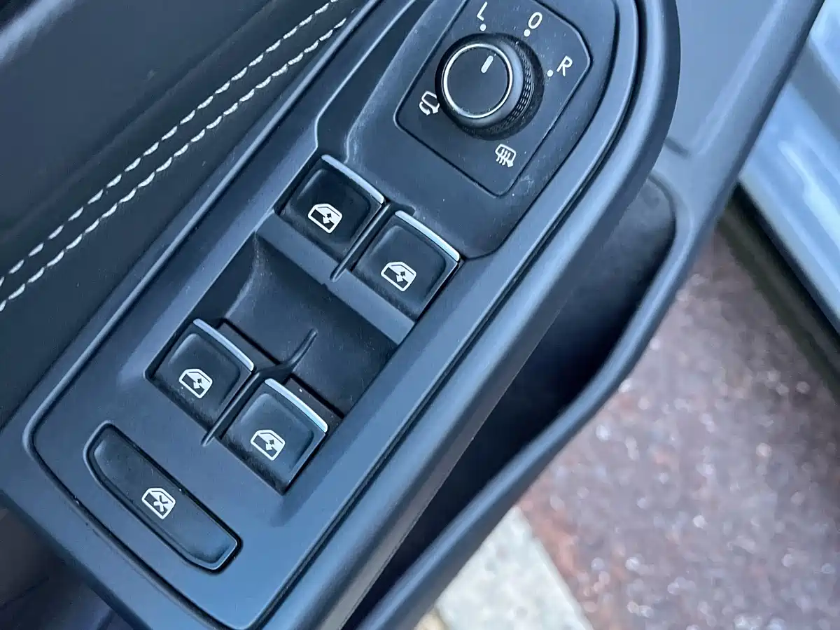 Volkswagen Golf 2023 280TSI DSG R-Line Lite фото 19