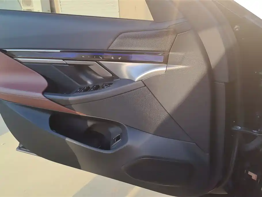 BMW i5 2024 eDrive 35L M Sport Package фото 7