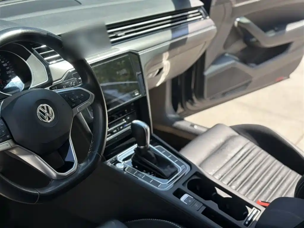 Volkswagen Magotan 2020 330TSI DSG Leading фото 22