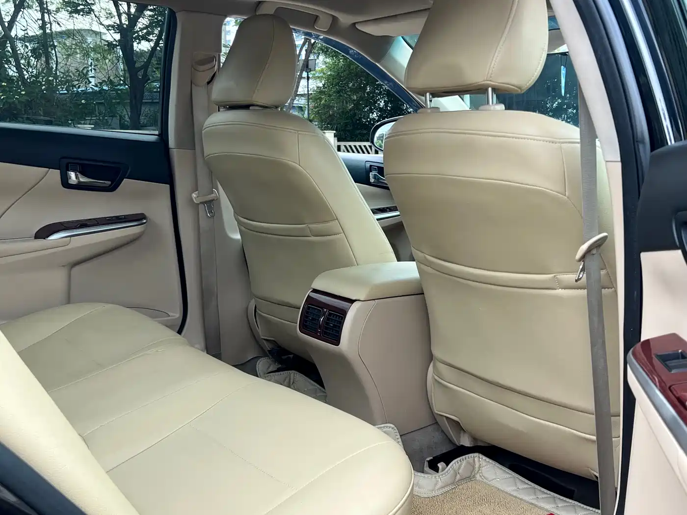 Toyota Camry 2011 200G Luxury Anniversary Edition фото 11