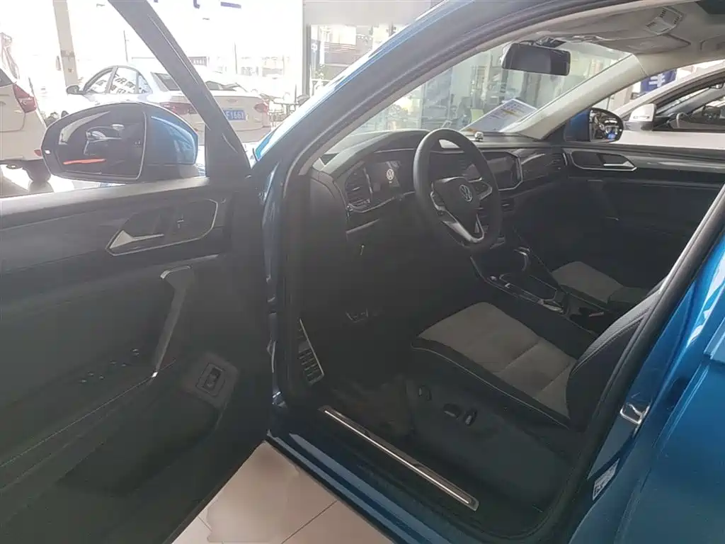 Volkswagen Tayron X 2020 330TSI 2WD Premium Smart Edition фото 16