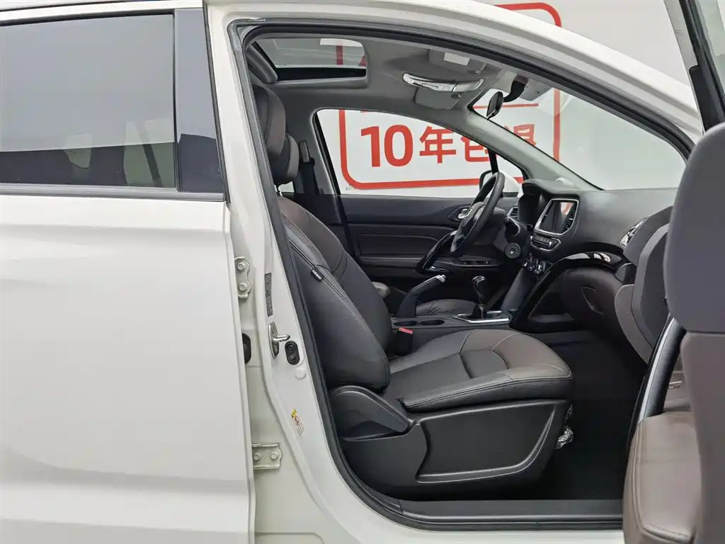 GAC Trumpchi Trumpchi GS4 2016 235T Manual Luxury Edition фото 23