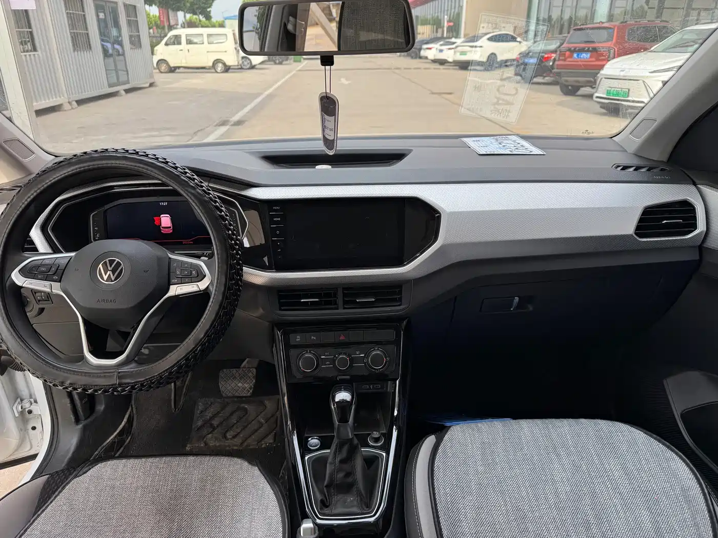 Volkswagen Tanying 2021 1.5L Automatic Smart Connect Edition фото 7