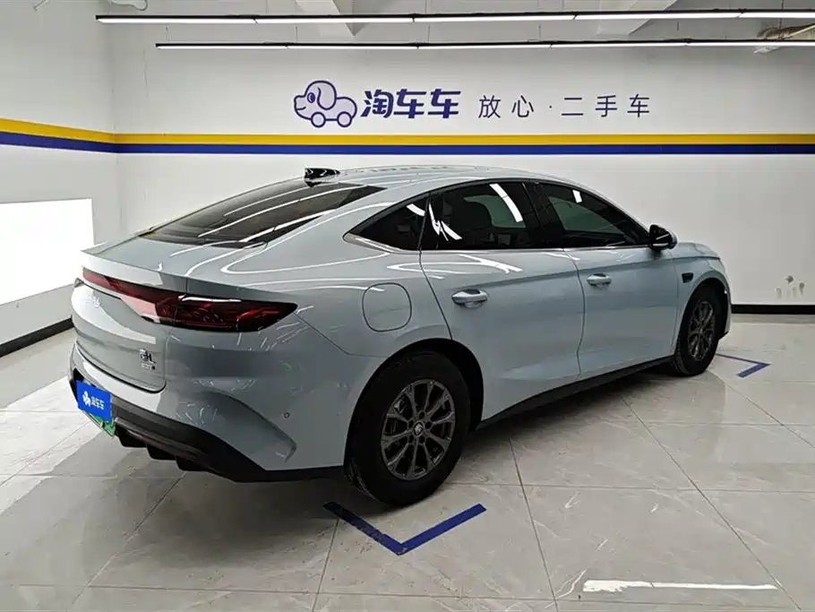 BYD Qin L 2025 DM-i Smart Drive Edition 80KM Leading фото 3