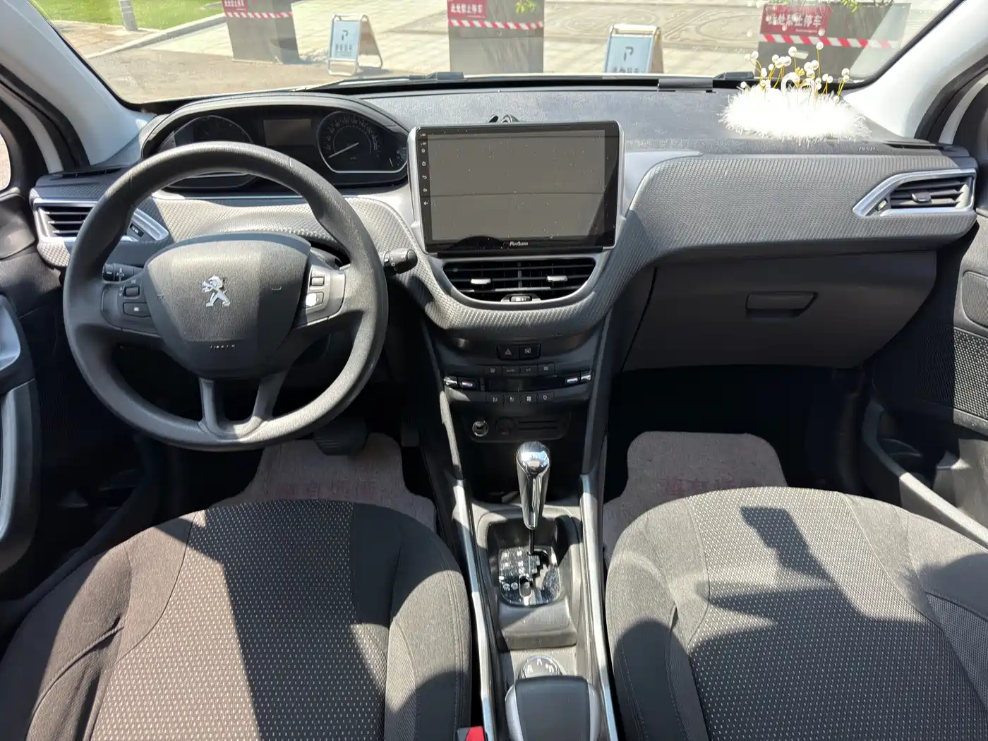 Peugeot 2008 2018 230THP Automatic Fashion Edition фото 8