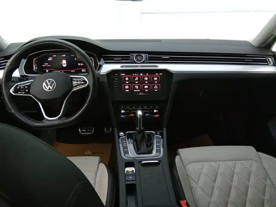 Volkswagen Magotan 2023 Model 2 Million Commemorative Edition 330TSI DSG Luxury фото 12