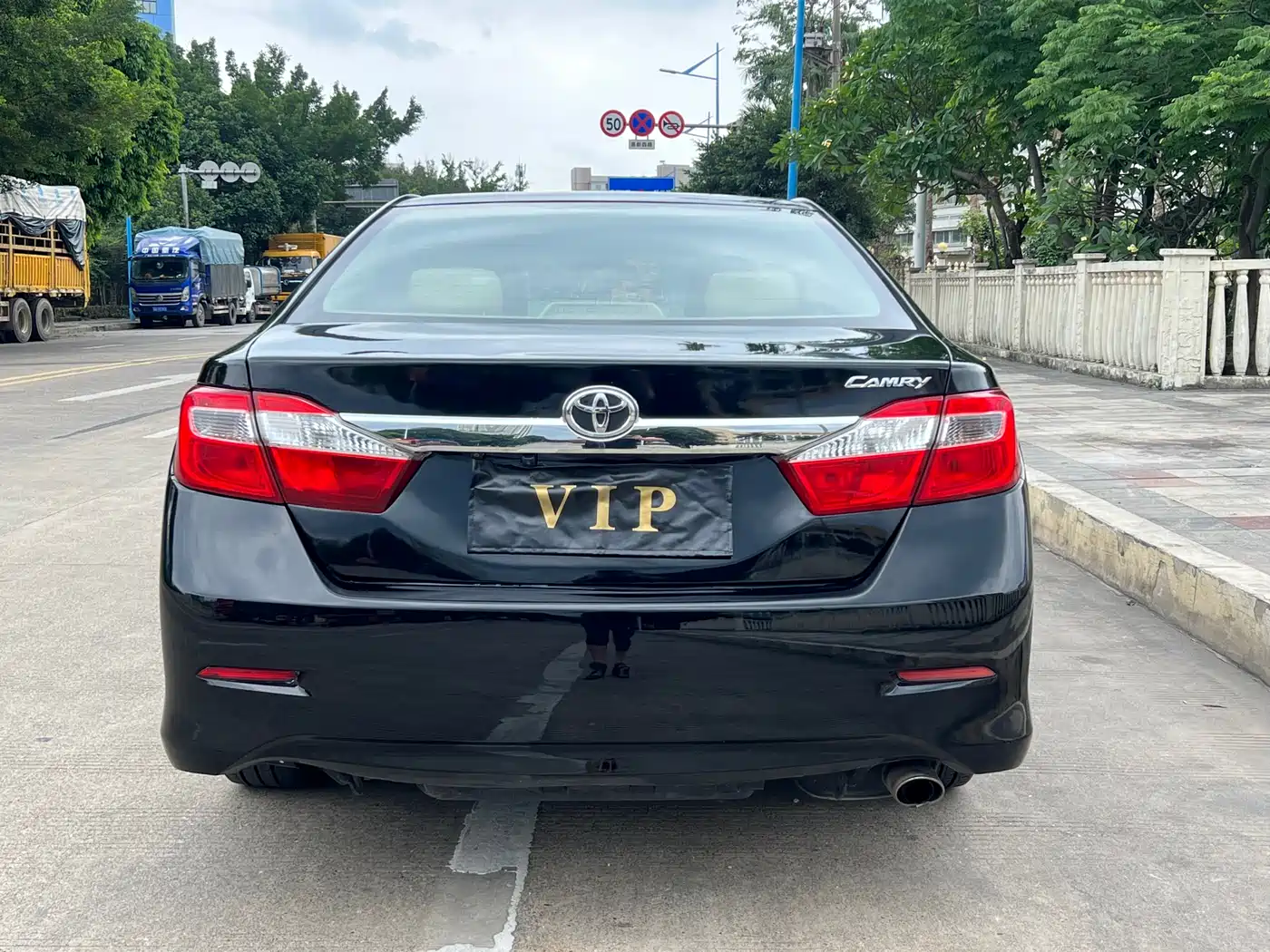 Toyota Camry 2011 200G Luxury Anniversary Edition фото 14