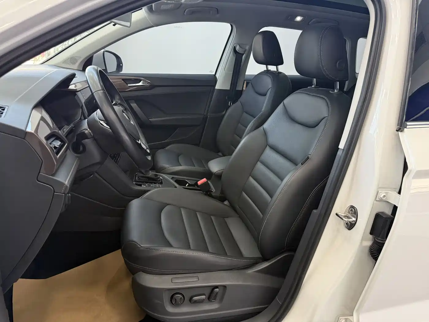 Volkswagen Tharu 2021 280TSI 2WD Luxury Plus фото 10