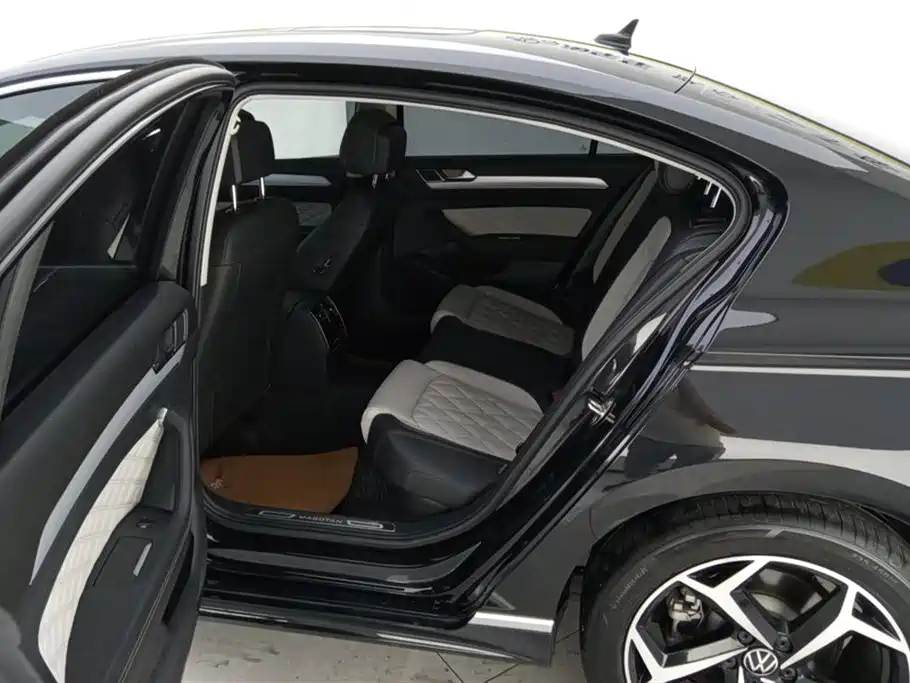 Volkswagen Magotan 2023 Model 2 Million Commemorative Edition 330TSI DSG Luxury фото 11